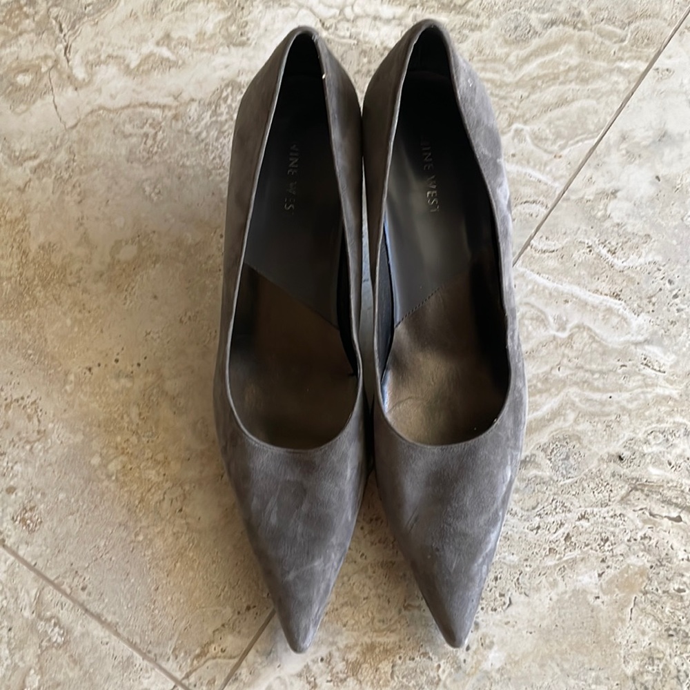 Nine West Gray Suede Pumps